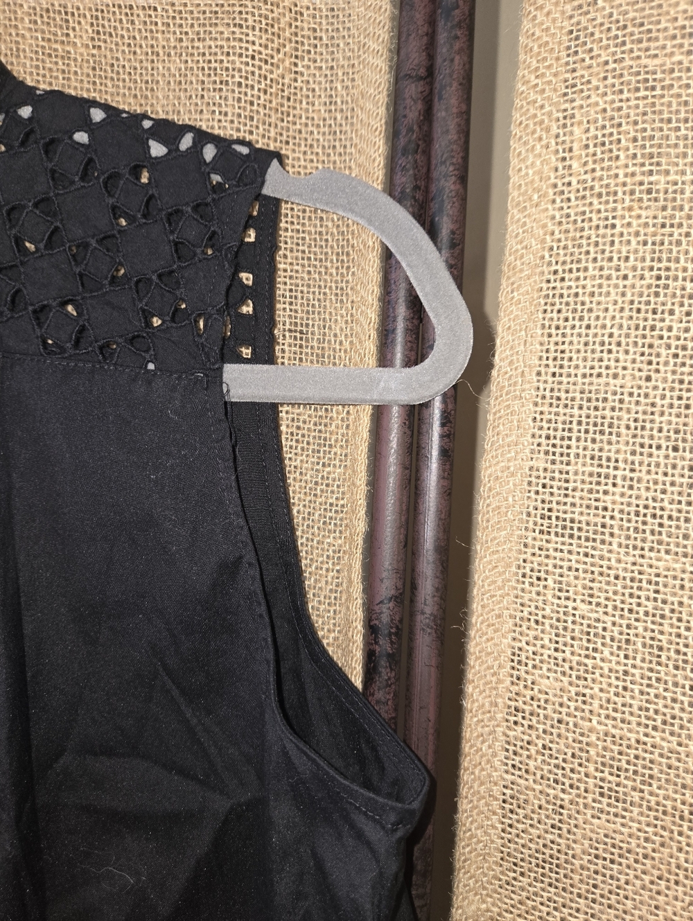 Ann Taylor Petites Sleeveless Black Eyelet Lace Shoulder Button-Front Top MP - Picture 4 of 8